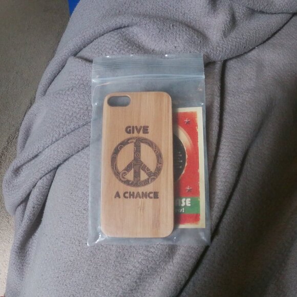 Give A Chance iPhone 5/SE Case, New In Bag - Picture 1 of 3